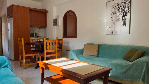 Χώρος καθιστικού στο Kagiabis' Home