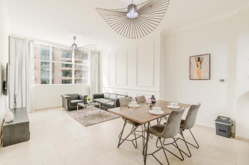 RH- Urban Living, spacious 01BR, near burj Khalifa