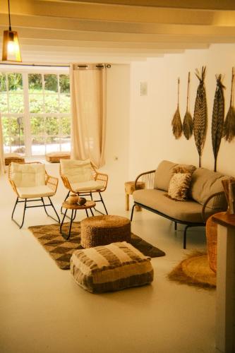 Posezení v ubytování The Green Turtle Eco Lodge