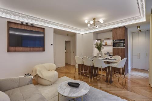 Apartment Matignon St Honore by Studio Prestige