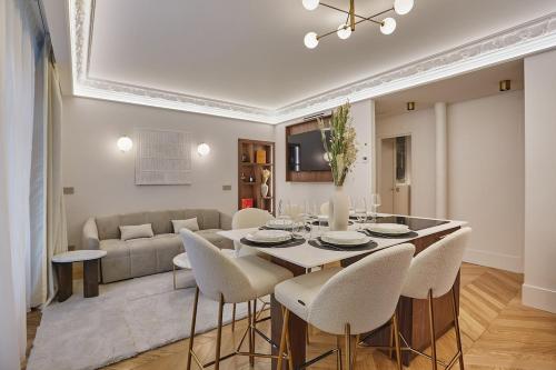 Apartment Matignon St Honore by Studio Prestige