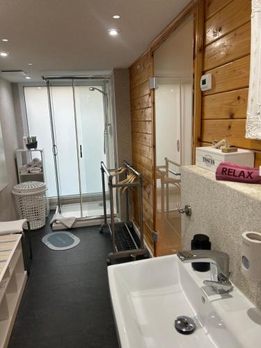 Kuchyň nebo kuchyňský kout v ubytování Relax Hütten & Spa Gröden