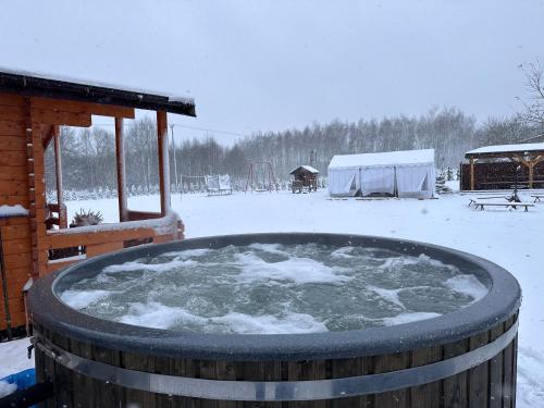 Ranczo Rogowo jacuzzi sauna łowisko v zimě
