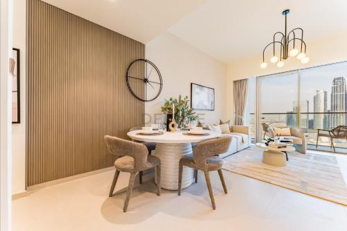 High-Floor Luxury 2BR with Full Burj Khalifa & Fountain Views, Seamless Access to Dubai Mall and Burj Park, Grande, Downtown Dubai by Deluxe Holiday Homes