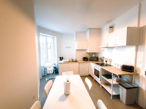 Køkken eller tekøkken på Appartement Hyper Centre Moderne - French Luxury
