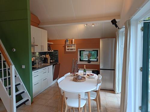 Gallery image of Rustig Boshuis Lunteren, Veluwe, Tuin en Haard in Lunteren