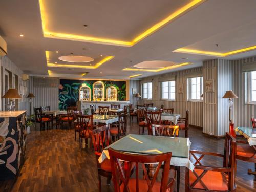 Un restaurante u otro lugar para comer en Moustache Select Udaipur