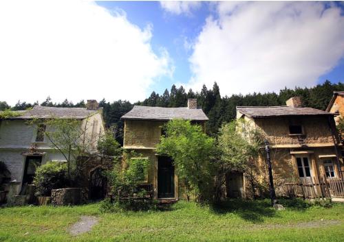 Tòa nhà nơi khách sạn tọa lạc