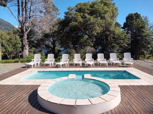 Swimmingpoolen hos eller tæt på CASA del LAGO Bariloche