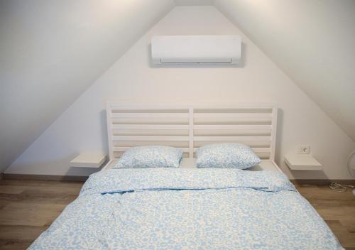 Postel nebo postele na pokoji v ubytování Jacuzzi & Vineyard Retreat