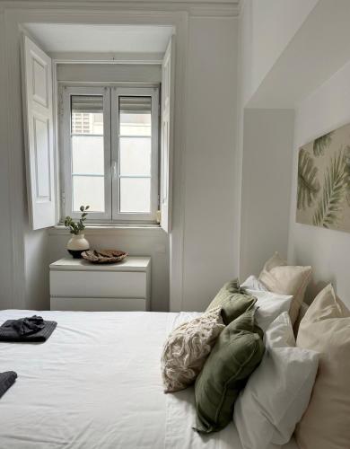 Cozy Lisbon Apartment in Graça I