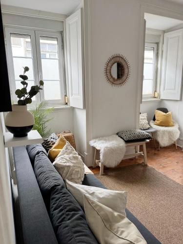 Cozy Lisbon Apartment in Graça I