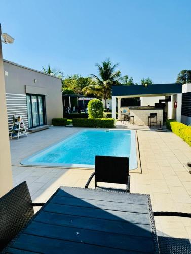 Piscina a Villa ericolas o a prop
