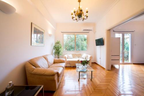 Central 5 Room Apartment