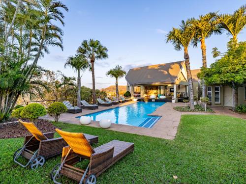 สระว่ายน้ำที่อยู่ใกล้ ๆ หรือใน Francolin Lodge