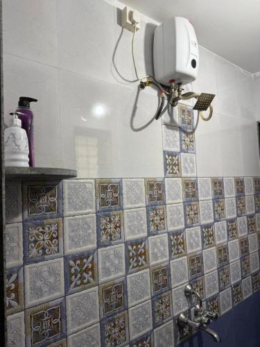 Ένα μπάνιο στο The Calm Courtyard- Pune