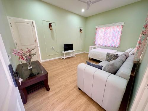 Μια τηλεόραση ή/και κέντρο ψυχαγωγίας στο Deliana's Homestay