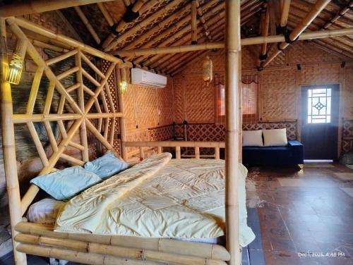 Ένα ή περισσότερα κρεβάτια σε δωμάτιο στο Shoka escape farm