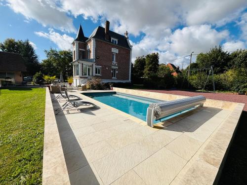 Maison Piscine Sauna Fitness Pickle Ball Salle Jeux