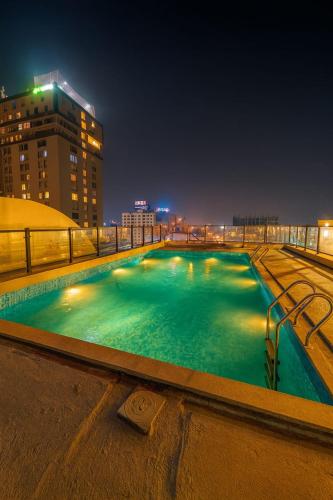 Midcity 1 BR, Condo, Gulberg Lahore Self Check IN