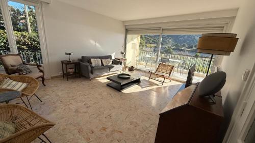 Posezení v ubytování Exceptionnel, 5' du village de cassis, vue féerique, piscine, parking