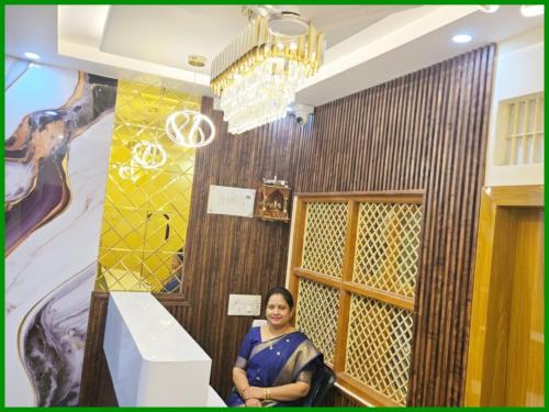 Επισκέπτες που μένουν στο Hotel RGH Palace Inn NEAR VISHWANATH TEMPLE # Fully Air Conditioning Luxuary Hotel