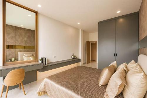 Гостиная зона в 芭提雅中天海滩度假别墅 4卧5卫2厅大户型 紧邻海滩 泳池大别墅 度假 聚会 团建最好的选择