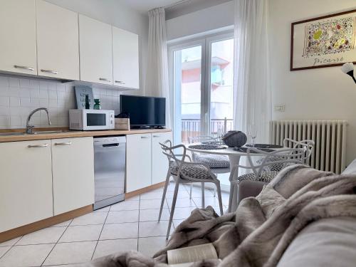 Kuchyň nebo kuchyňský kout v ubytování Bixio Leisure Flexrent - Immobiliare Abissinia