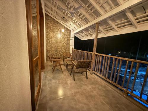 Un balcón o terraza en The Lavish Haven