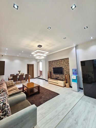 صورة لـ Luxury Apartment with stunning city view في دوسهانبي