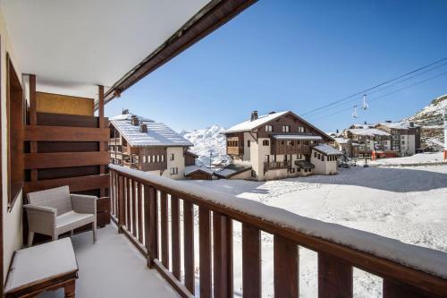 Mountain View Ski-In and Ski-Out Apartment - La Reine Blanche