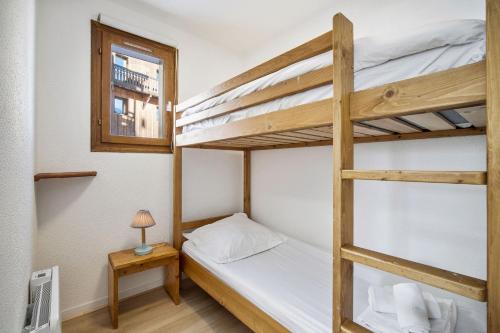 Mountain View Ski-In and Ski-Out Apartment - La Reine Blanche