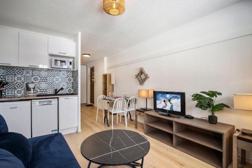 Mountain View Ski-In and Ski-Out Apartment - La Reine Blanche