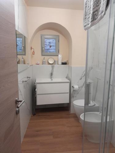 Ένα μπάνιο στο Apartment Centro Storico Il cielo in una stanza