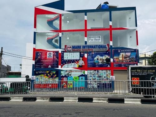 Supermarket nebo jiné obchody v  apartmánu nebo okolí