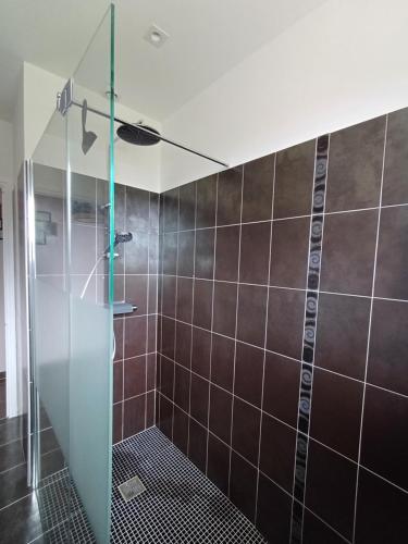 Ένα μπάνιο στο La maison des doux souvenirs