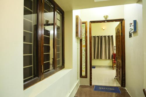 Koupelna v ubytování Neithal Illam