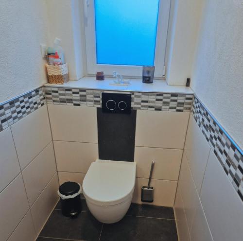 Un baño de Ferienhaus Valle Verde in Kall-Steinfeld