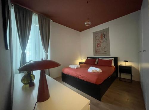 Modern Design Apartment Near Metro, Milan City Center