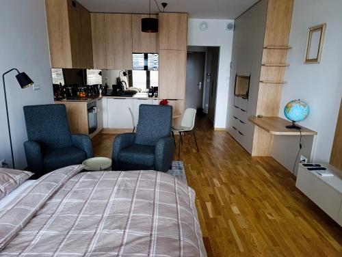 Χώρος καθιστικού στο Metropolis apartment, parking, city center