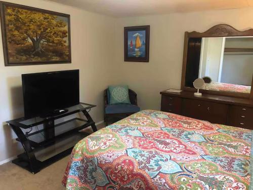 Μια τηλεόραση ή/και κέντρο ψυχαγωγίας στο WYO Summer Sanctuary