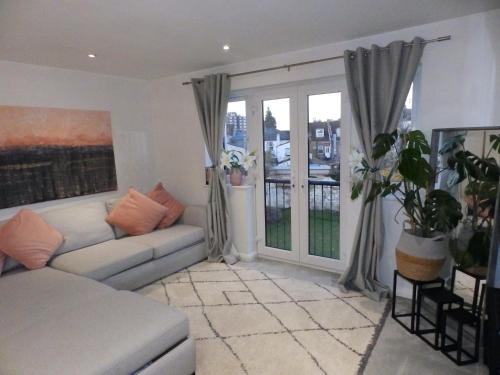Φωτογραφία από το άλμπουμ του Stylish 1BR Walk to E Croydon σε South Norwood