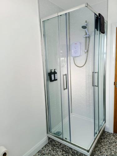 Φωτογραφία από το άλμπουμ του Modern 1 Bedroom Apt 5 near City Centre Parking στο Μπέλφαστ