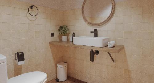 Ένα μπάνιο στο My Rooms Las Salas by My Rooms Hotels - Hotel Boutique