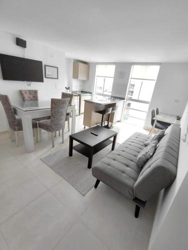 Μια τηλεόραση ή/και κέντρο ψυχαγωγίας στο Moderno Apartamento para 6 cerca de la Universidad Autónoma