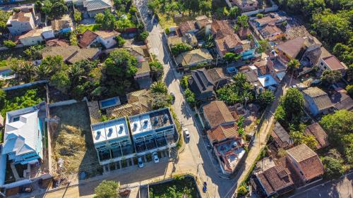 Nabolaget omkring pensionatet eller i nærheden