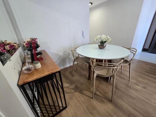 Φωτογραφία από το άλμπουμ του Apartamento 5km de Alphaville com estacionamento σε Barueri