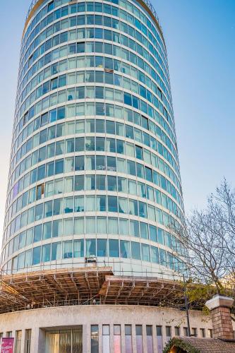 Birmingham Rotunda Skyline Views Free Parking photo 41