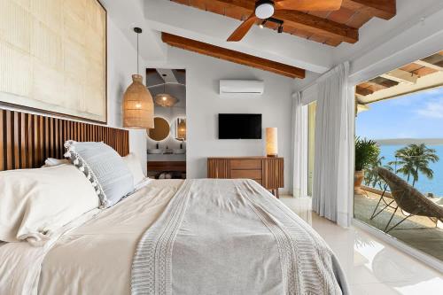 Postel nebo postele na pokoji v ubytování Costa Dorada - Beachfront Penthouse in Bucerias Golden Zone