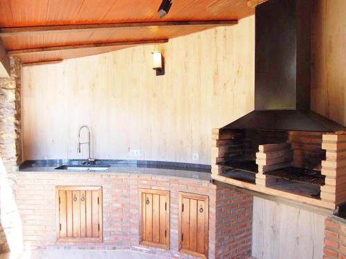 Η κουζίνα ή μικρή κουζίνα στο Virgen de la Cabeza Rural House